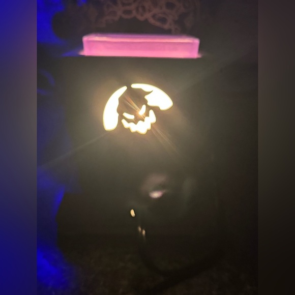 OOGIE BOOGIE’S CASINO NIGHTMARE BEFORE CHRISTMAS SCENTSY WARMER RARE - Picture 12 of 15